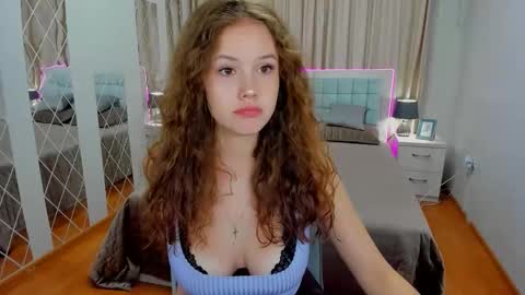 Snapshot of beatricewild chatting on October 14, 11:55 am BeatriceWild online show from October 14, 11:55 am