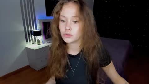 Snapshot of beatricewild chatting on November 12, 11:10 am BeatriceWild online show from November 12, 11:10 am