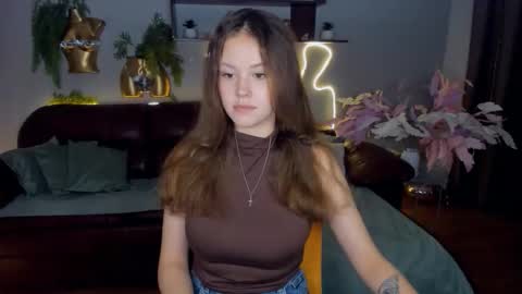 Snapshot of beatricewild chatting on November 13, 11:31 am BeatriceWild online show from November 13, 11:31 am