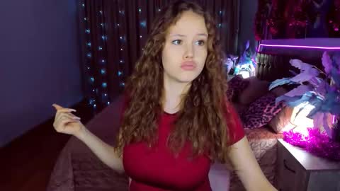 Snapshot of beatricewild chatting on December 19, 11:06 am BeatriceWild online show from December 19, 11:06 am