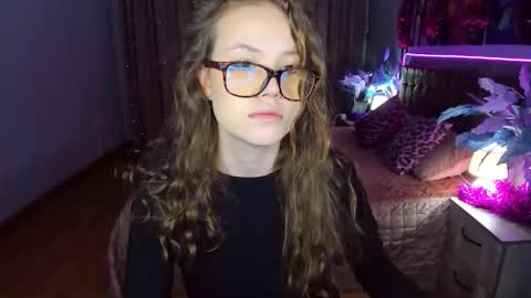 Snapshot of beatricewild chatting on December 23, 11:08 am BeatriceWild online show from December 23, 11:08 am