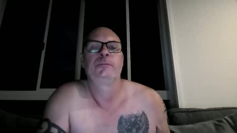 Snapshot of beatsboy87 chatting on January 4, 10:27 am beatsboy87 online show from January 4, 10:27 am