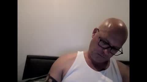 Snapshot of beatsboy87 chatting on January 18, 12:26 pm beatsboy87 online show from January 18, 12:26 pm