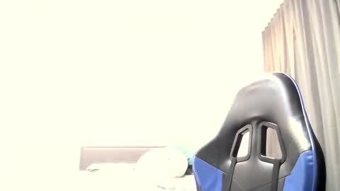 Snapshot of beatsboy87 chatting on January 24, 11:15 am beatsboy87 online show from January 24, 11:15 am