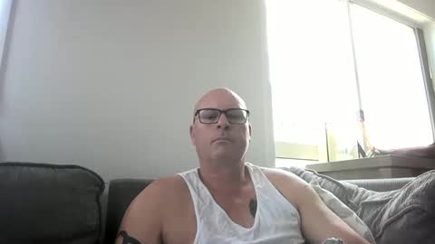 Snapshot of beatsboy87 chatting on February 2, 3:43 am beatsboy87 online show from February 2, 3:43 am