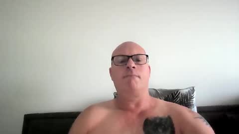 Snapshot of beatsboy87 chatting on February 7, 9:58 pm beatsboy87 online show from February 7, 9:58 pm