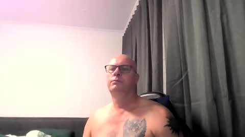 Snapshot of beatsboy87 chatting on February 10, 11:25 am beatsboy87 online show from February 10, 11:25 am