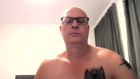 Snapshot of beatsboy87 chatting on February 12, 10:56 am beatsboy87 online show from February 12, 10:56 am