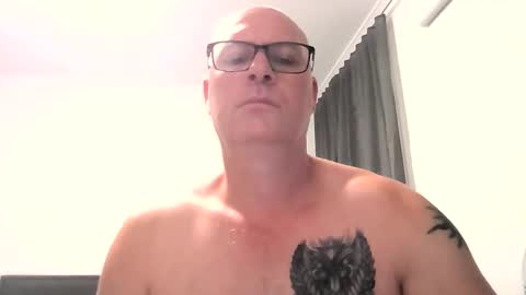 Snapshot of beatsboy87 chatting on February 14, 11:31 am beatsboy87 online show from February 14, 11:31 am