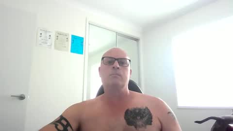 Snapshot of beatsboy87 chatting on February 22, 2:06 am beatsboy87 online show from February 22, 2:06 am