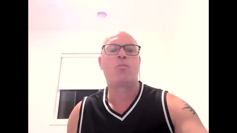 Snapshot of beatsboy87 chatting on February 28, 9:25 am beatsboy87 online show from February 28, 9:25 am