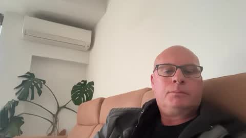 Snapshot of beatsboy87 chatting on August 1, 5:50 am beatsboy87 online show from August 1, 5:50 am