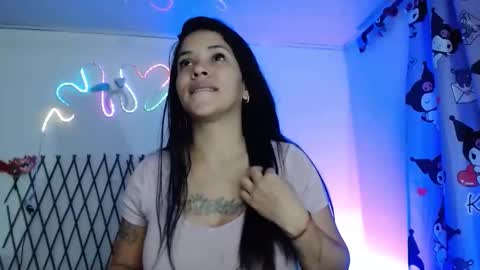 Snapshot of beautibellah chatting on April 7, 12:05 pm beautibellah online show from April 7, 12:05 pm