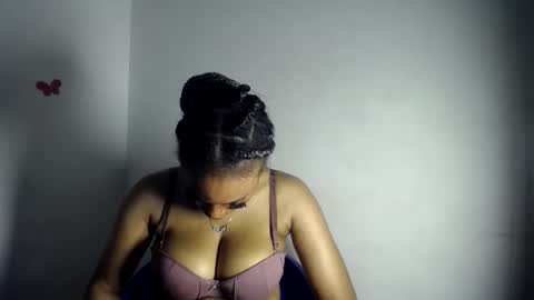 moanna online show from March 3, 8:15 pm