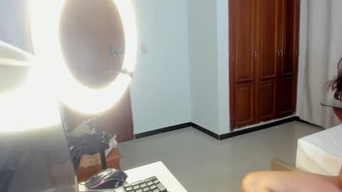 Chleo online show from December 28, 2:11 am