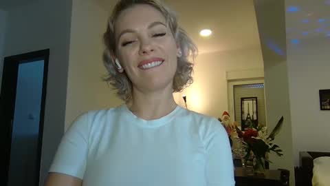 Beautifulkollette online show from December 26, 12:38 pm