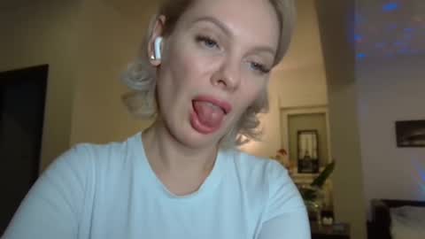 Beautifulkollette online show from January 2, 8:35 pm