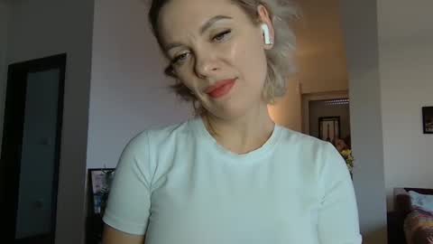Beautifulkollette online show from January 22, 11:45 am