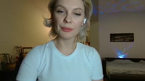 Beautifulkollette online show from February 1, 8:05 pm