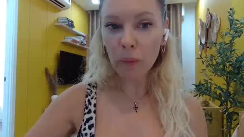 Beautifulkollette online show from September 17, 6:04 am