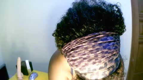 Snapshot of beautifulpeach2 chatting on January 20, 12:36 am beautifulpeach2 online show from January 20, 12:36 am