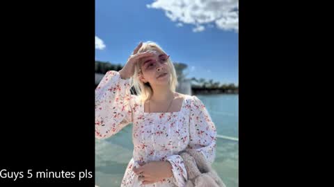 Mia online show from March 1, 5:37 pm