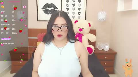 Snapshot of beautty_pink chatting on December 13, 3:11 pm beautty_pink online show from December 13, 3:11 pm