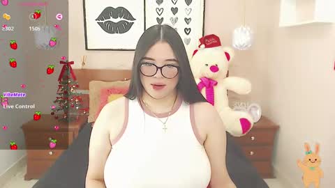 Snapshot of beautty_pink chatting on December 22, 2:06 pm beautty_pink online show from December 22, 2:06 pm