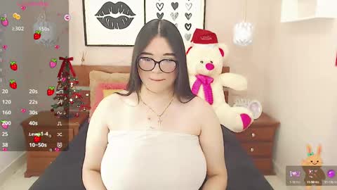 Snapshot of beautty_pink chatting on December 23, 2:07 pm beautty_pink online show from December 23, 2:07 pm