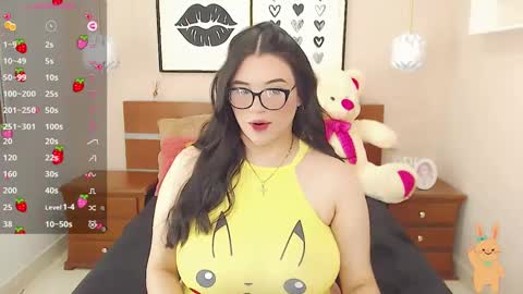 Snapshot of beautty_pink chatting on January 14, 2:00 pm beautty_pink online show from January 14, 2:00 pm