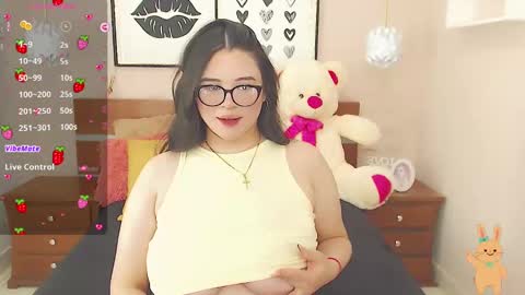 Snapshot of beautty_pink chatting on January 15, 5:15 pm beautty_pink online show from January 15, 5:15 pm