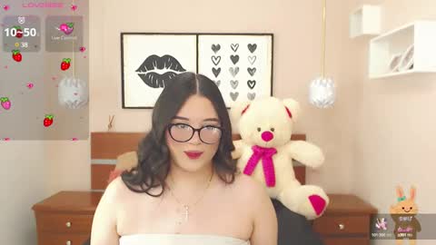 Snapshot of beautty_pink chatting on February 1, 2:02 pm beautty_pink online show from February 1, 2:02 pm