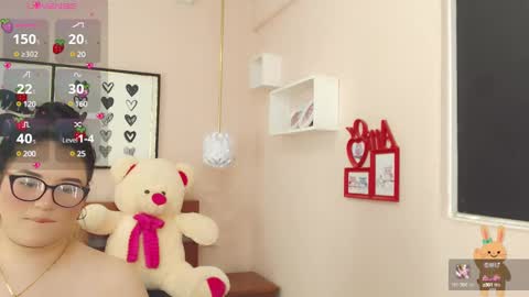 Snapshot of beautty_pink chatting on February 8, 2:38 pm beautty_pink online show from February 8, 2:38 pm