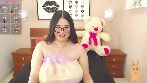 Snapshot of beautty_pink chatting on February 24, 5:20 pm beautty_pink online show from February 24, 5:20 pm