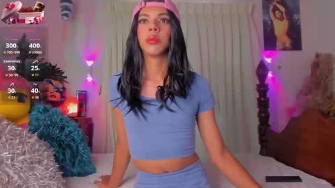 Snapshot of beauty_doll01 chatting on September 22, 4:42 pm Leydi online show from September 22, 4:42 pm