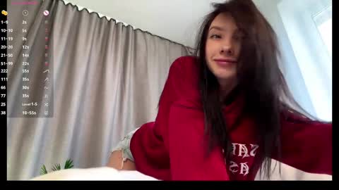 Polly  online show from May 8, 4:40 am