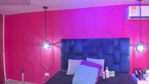 Chantall online show from December 16, 11:37 am