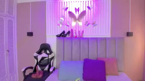 Chantall online show from February 24, 3:26 am