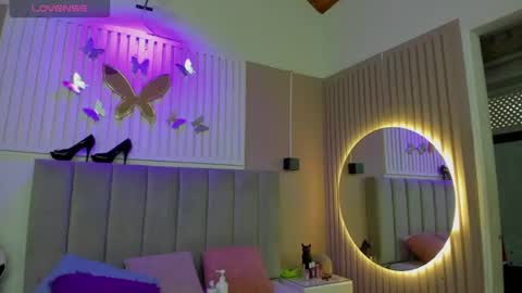Snapshot of beauty_milf4 chatting on July 12, 11:34 am Chantall online show from July 12, 11:34 am