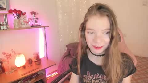 Snapshot of beautyeliise chatting on February 10, 8:18 am Eliise online show from February 10, 8:18 am