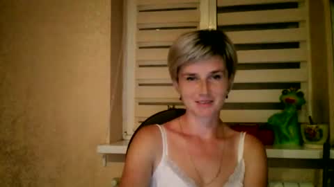 Snapshot of beautyksenia chatting on September 8, 6:29 pm BeautyKsenia online show from September 8, 6:29 pm