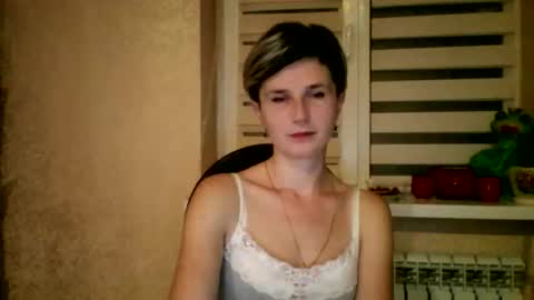 Snapshot of beautyksenia chatting on November 22, 9:14 pm BeautyKsenia online show from November 22, 9:14 pm