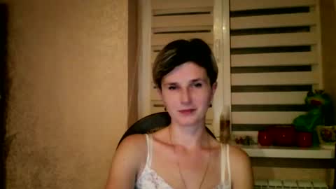 Snapshot of beautyksenia chatting on November 29, 9:40 pm BeautyKsenia online show from November 29, 9:40 pm