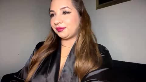 Snapshot of beautymoon26 chatting on February 17, 3:36 am beautymoon26 online show from February 17, 3:36 am