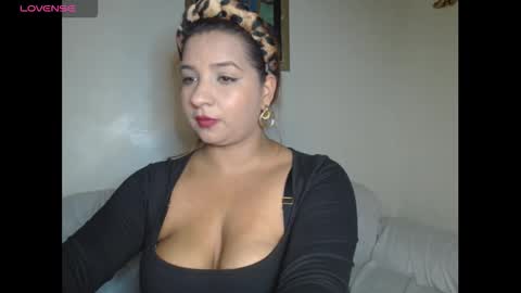 Snapshot of beautymoon26 chatting on March 19, 12:31 pm beautymoon26 online show from March 19, 12:31 pm