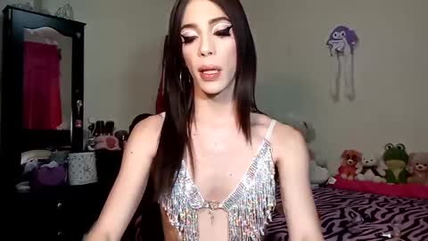 Snapshot of beautyqueen__ chatting on October 4, 6:55 am BeautyMaffe online show from October 4, 6:55 am