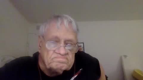 Snapshot of beautytomyeyes chatting on February 19, 1:51 am beautytomyeyes online show from February 19, 1:51 am