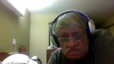 Snapshot of beautytomyeyes chatting on October 10, 12:31 am beautytomyeyes online show from October 10, 12:31 am