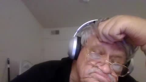 Snapshot of beautytomyeyes chatting on November 4, 3:27 am beautytomyeyes online show from November 4, 3:27 am