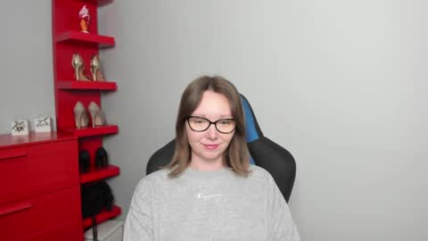Zoe online show from May 8, 7:46 am